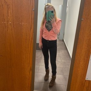 Meet your Posher, Desiree